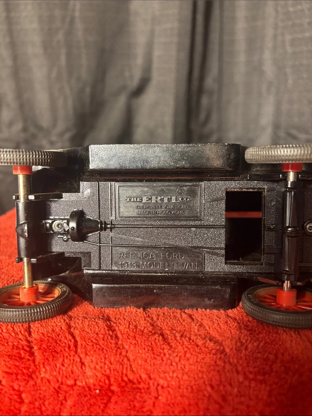 ERTL 1913 Model T Bank -Black and Red Vintage-Style